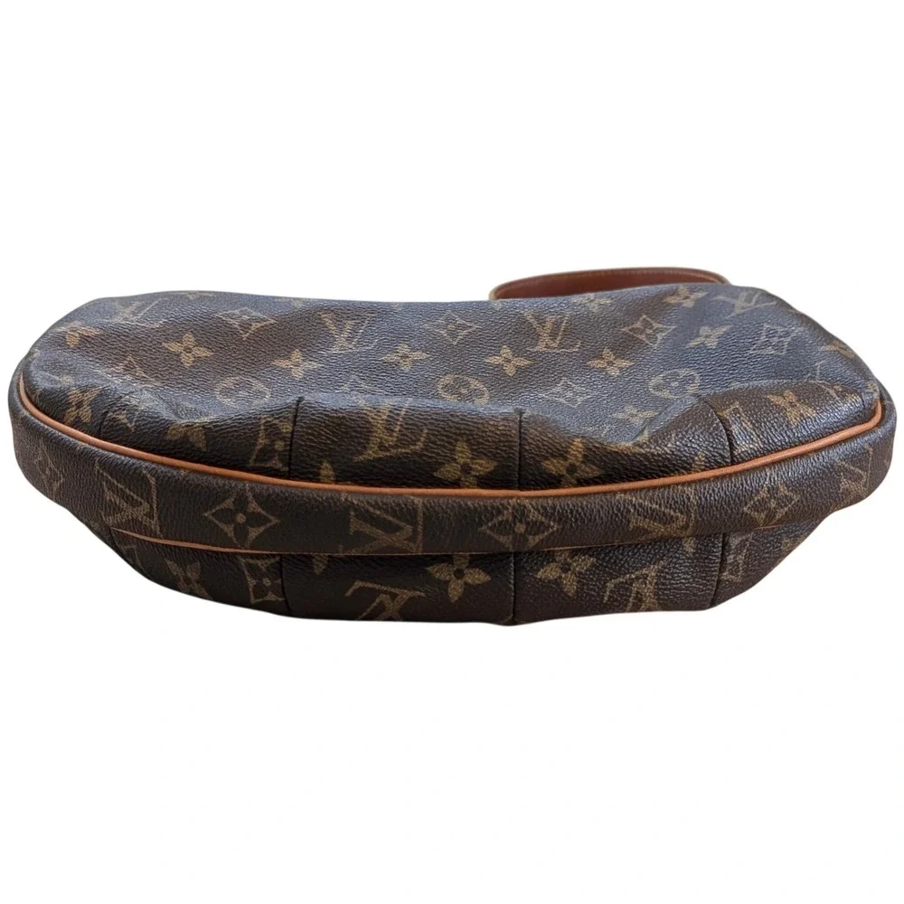Vintage 2003 Louis Vuitton Monogram Croissant shoulder bag MM Monogram